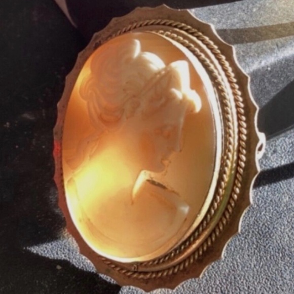 Antique Vintage Carved Shell Cameo Brooch Pinchbeck? Pink Cheek - Picture 5 of 6